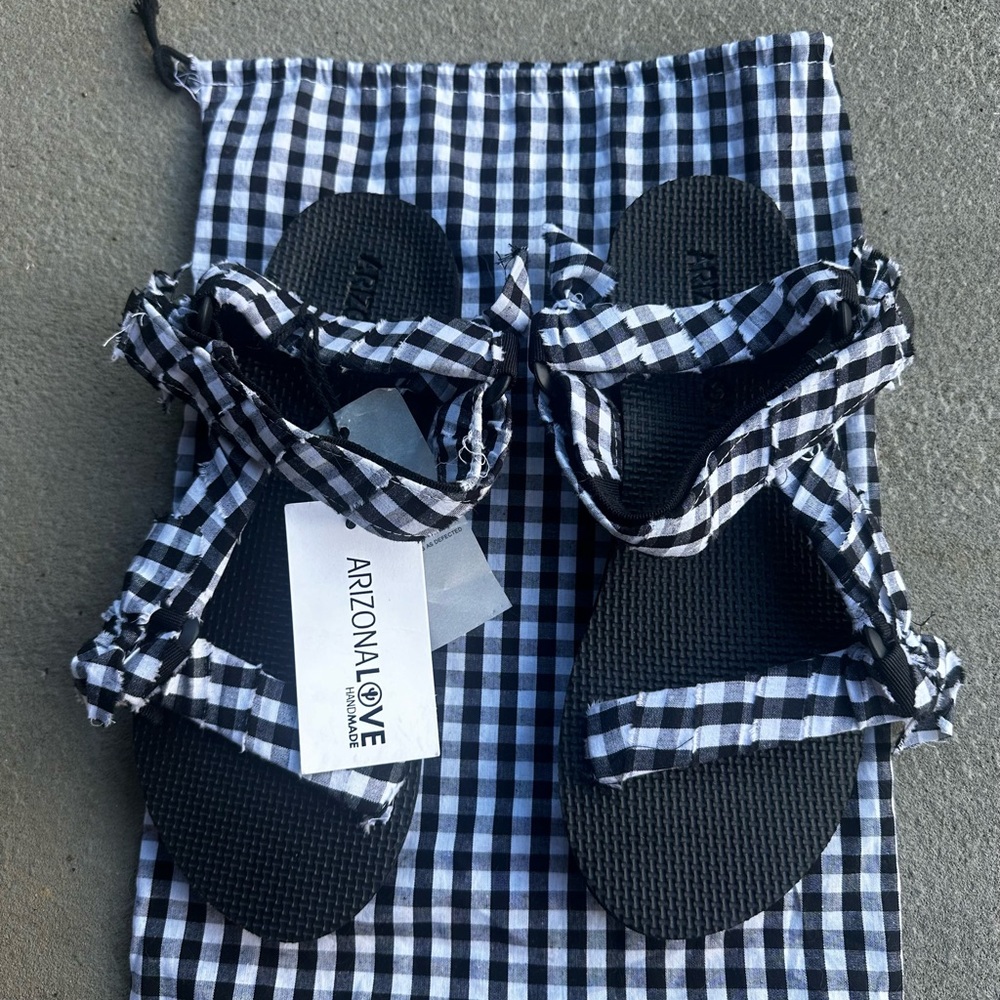 Arizona Love sandals